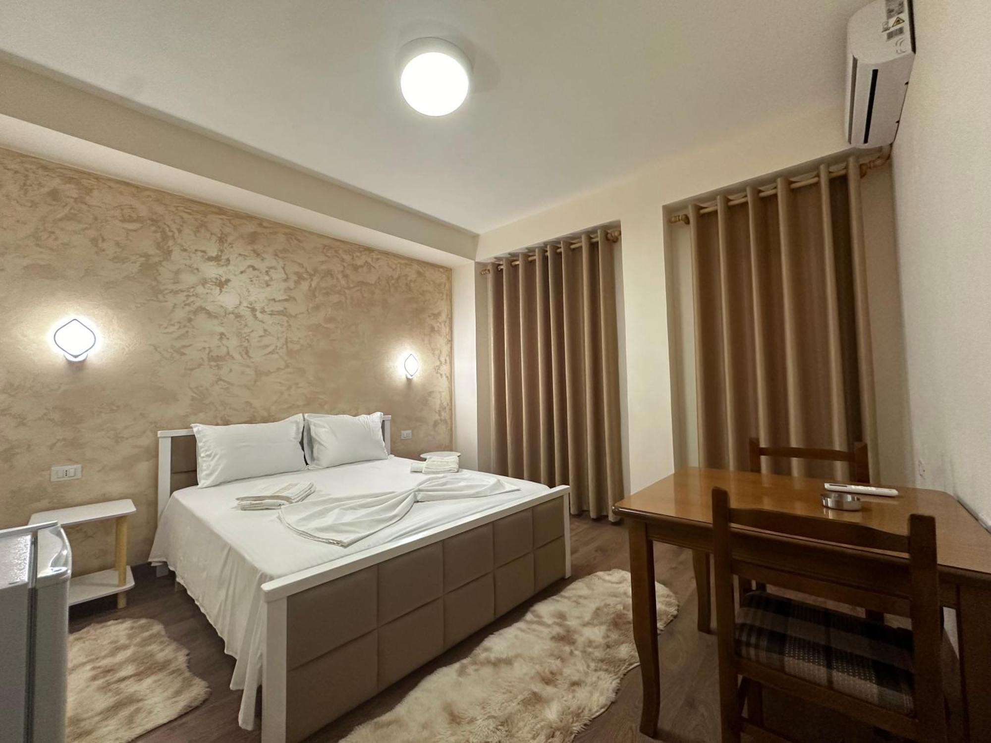 Guni Inn Krujë Buitenkant foto