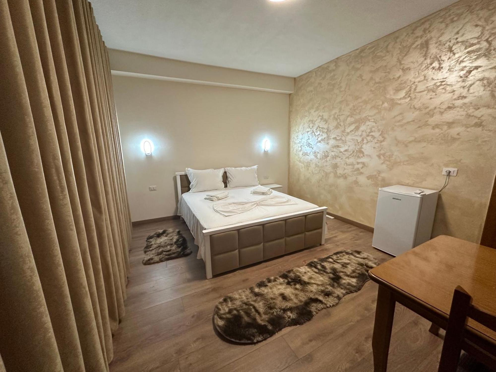 Guni Inn Krujë Buitenkant foto
